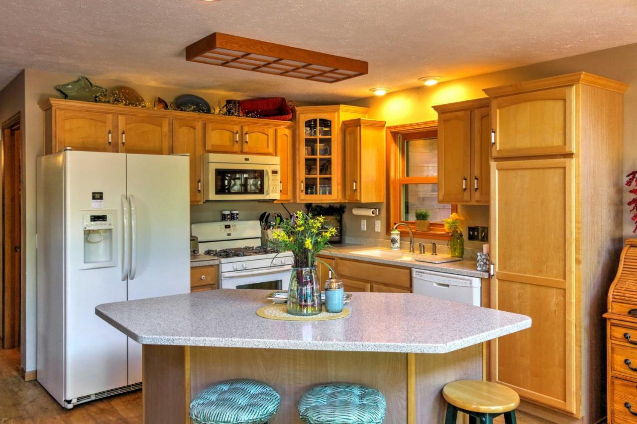 Roomy House On 2 Acres - 2 Mi To Egg Harbor Beach! Exterior photo